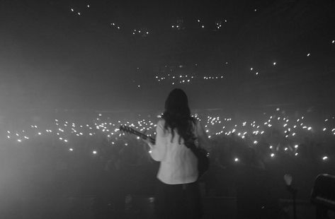 Gracie Abrams Good Riddance, Good Riddance Tour, Concert Crowd, Chicago At Night, Chicago Tours, Good Riddance, Concert Aesthetic, Gracie Abrams, Music Aesthetic