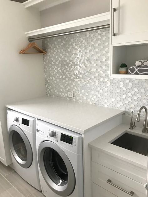 Laundry Room Granite Countertop, Laundry Room Quartz Countertop, Wilsonart Quartz, Best Countertop Material, Kitchen Remode, Laundry Room Countertop, Bar Countertops, Custom Laundry Room, Countertop Shelf