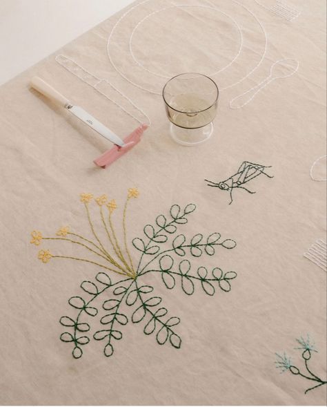 Sarah Espeute, Learning Embroidery, Embroidery Tablecloth, Custom Table Cloth, Table Clothes, Intimate Dinner, Embroidery On Clothes, Handmade Table, Antique Linens