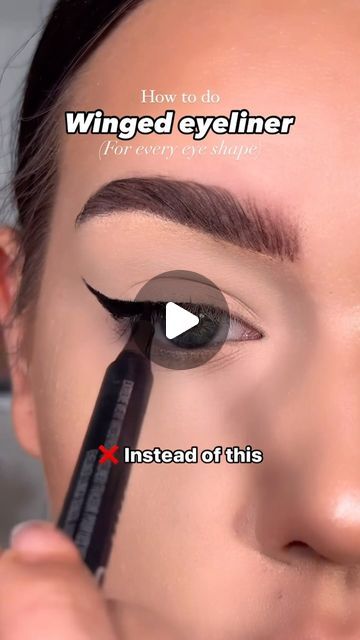 How to do winged eyeliner for beginners!!  Works on all eye shapes including hooded eyes 🫶🏼  Follow @yourtrendingmakeup for all the... | Instagram How To Do Winged Eyeliner For Beginners, Wing Eyeliner For Beginners, Winged Eyeliner For Beginners, Bat Wing Eyeliner, Winged Eyeliner For Hooded Eyes, How To Do Winged Eyeliner, Wing Eyeliner, Trending Makeup, Eyeliner For Hooded Eyes