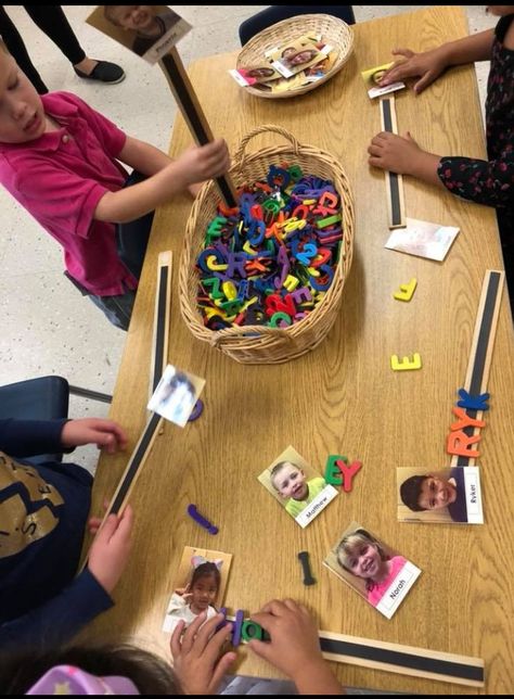 Alphabet Reggio Emilia, Play Based Alphabet Activities, Prek Learning, Executive Functions, Preschool Names, Name Practice, Beach Nursery, Preschool Centers, Station Activities