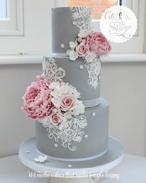 Still in love with this design and still regularly being asked to make similar designs 😍 #weddingcakes #cutmeoffaslice #weddingsdevon… New Model Wedding Cake, Wedding Cake Violet, Gray And Pink Wedding Cake, Vintage Pasta, Fondant Wedding Cakes, Lace Wedding Cake, Chocolate Wedding Cake, Wedding Cakes Blue, Wedding Cake Topper