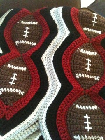 Bizzy Crochet: Football Afghan-would make great scarves esp. edged in school colors Football Crochet, Crochet Football, Crochet Afgans, Crochet Blanket Afghan, Manta Crochet, Afghan Pattern, St Martin, Love Crochet, Crochet Scarves