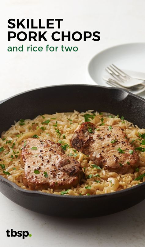 Pork Chops With Gravy, Skillet Pork Chops, Pork Chops And Rice, Pork Chops And Gravy, Creamy Rice, Pork Dinner, Cast Iron Recipes, Pork Chop, Pork Chop Recipes