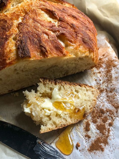 Quick No Knead Bread Dutch Ovens, Honey Bread Recipe, Milk Bread Recipe, Best Dutch Oven, Honey Bread, Dutch Oven Bread, Knead Bread Recipe, Homemade Rolls, Homemade Bread Easy