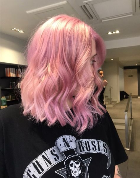 Light Pink Bob Hair, Pink Hair Fair Skin, Pink Hair Aesthetic, Pink Hair Short, Blush Pink Hair, Two Color Hair, Light Pink Hair, Grey Hair Dye, Peach Hair