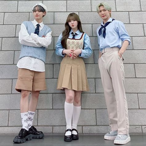 Kpop School Outfits, School Uniform Ideas Boys, Male School Outfits, Prep Outfits Men, School Uniform Fashion Men, Mens Fashion Pastel, School Uniform Men, Kpop Boy Outfits, Kpop Outfits Male