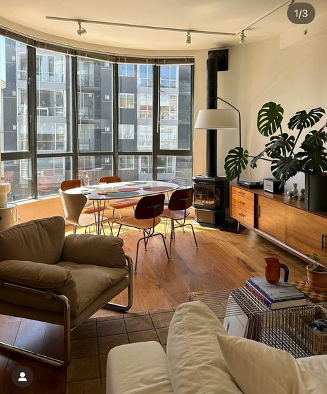 Mid Century Apartment, Mid Century Modern Living, Mid Century Modern Living Room, 아파트 인테리어, Apartment Aesthetic, Style Deco, Apartment Decor Inspiration, Interior Modern, Loft Apartment