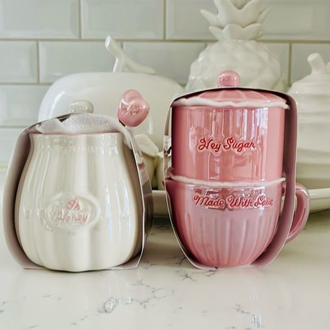 Target Bulleye’s Ceramic Honey Pot, Sugar And Creamer Set. Celebrate The Season Of Love With This Adorable Set. Set Comes In A Beautiful Iridescent Coating. Honeypot Features A Ceramic Heart & Wood Stir Stick, And Sugar Bowl Includes A Matching Lid. Approximately Measurements: Honey Pot 5” Tall; Stacked Set 6”. Excellent Condition. Brand New With Tag Barbie Trailer, Ceramic Honey Pot, Honey Container, Stacking Cups, Crockery Design, Tea Station, Sugar And Creamer Set, Sugar Container, Small Business Gifts