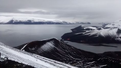 Deception Island in Antarctica blew its top 4,000 years ago, leaving a mark in the lake beds of nearby islands. Deception Island, Ocean Science, Science Photos, Active Volcano, Volcano, Geology, Dog Love, Dog Lovers, Lake