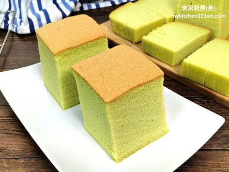 Pandan Cotton Sponge Cake-As soft as cotton Cotton Cake Recipe, Pandan Cake Recipe, Cotton Sponge Cake, Coconut Sponge Cake, Cake Japanese, Ogura Cake, Pandan Chiffon Cake, Pandan Cake, Asian Dessert