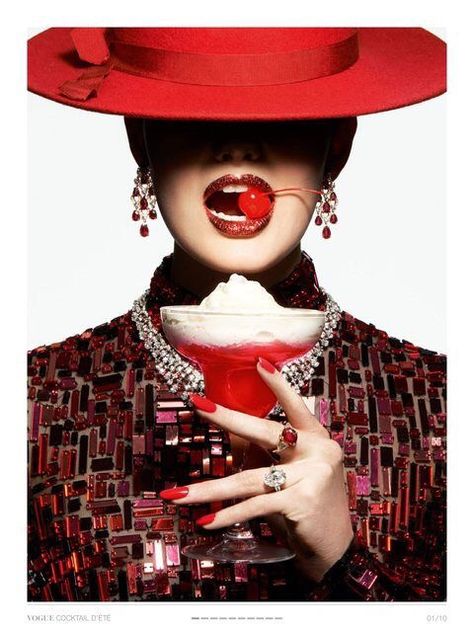 B Kiss Art, Jewelry Editorial, Photographie Portrait Inspiration, Foto Poses, Red Hat, Jewelry Photography, Red Lipstick, Amazing Photos, A Drink