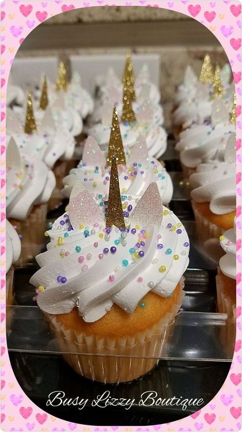 Plain Cupcakes, Gökkuşaği Pasta, Unicorn Party Ideas, Unicorn Themed Birthday Party, Unicorn Cupcakes, Savory Cakes, Unicorn Birthday Party, Rainbow Sprinkles, 6th Birthday Parties