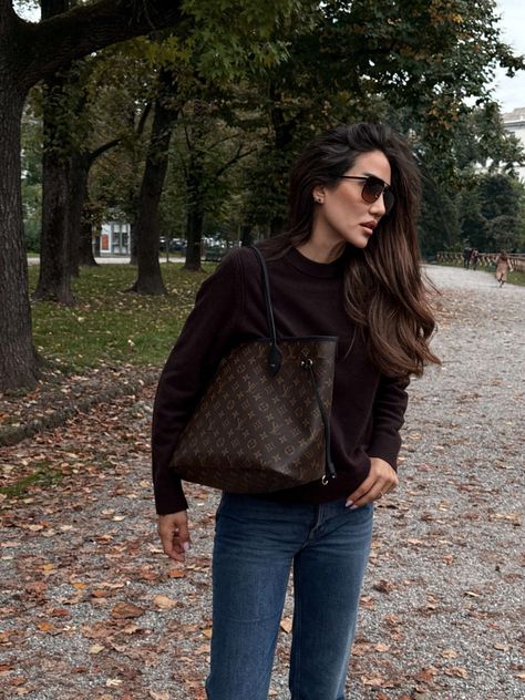 LV-neverfull-inside-out-tamara-kalinic-2 Lv Neverfull Inside Out, Neverfull Inside Out, Lv Favorite, Tamara Kalinic, Lv Neverfull, Slouchy Tote, Luxury Marketing, Simple Leather, Louis Vuitton Neverfull Mm