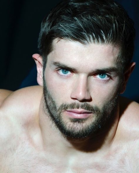 Male Faces, Blue Eyed Men, French Beauty, Word Find, Male Face, Green Hair, Dark Hair, Male Models, Blue Eyes