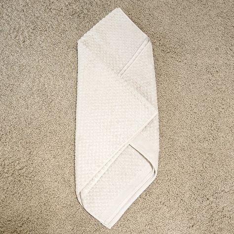 Fold Towels Like Spa, How To Fold Small Hand Towels, How To Fold A Towel Like A Spa, Roll Bath Towels How To, How To Fold Guest Towels, How To Roll Bath Towels For Display, How To Fold Towels Like A Spa, Roll Towels Like Spa, Spa Towel Folding