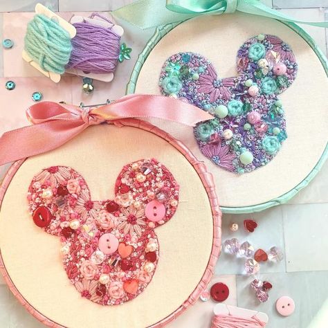 Disney World Embroidery, Disney Embroidery Ideas, Hand Embroidery Disney, Disney Hand Embroidery Diy, Stitch Embroidery Disney, Disney Embroidery Patterns, Magical Embroidery, Disney Felt, Disney Embroidery Designs