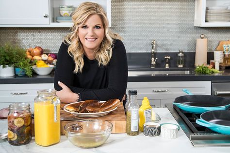 Trisha Yearwood Says Husband Garth Brooks Is a 'Real Honest Critic' of Her Cooking Cowboy Lasagna, Butter Pecan Pie, Trisha's Southern Kitchen, Trisha Yearwood Recipes, Crockpot Mac And Cheese, Recipes Treats, Crockpot Ideas, Trisha Yearwood, Southern Kitchens