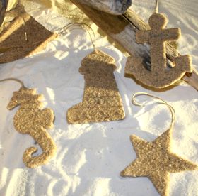 Completely Coastal Living: Cute Beach Sand Ornaments and DIY Tutorial Coastal Ornaments Diy, Starfish Ornaments Diy, Beach Sand Ornament Diy, Shell Ornaments Diy Coastal Christmas, Diy Starfish Ornaments, Beachy Christmas Tree, Nautical Christmas Ornaments, Florida Christmas, Coastal Christmas Decor