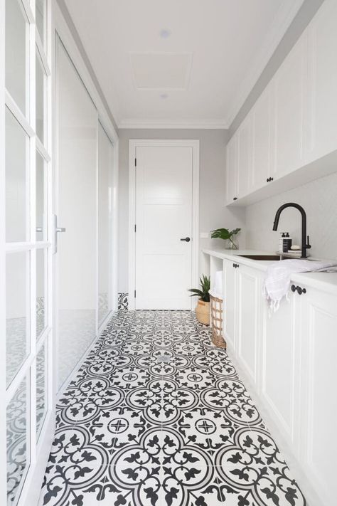 Hamptons Laundry Room Ideas, Hampton Floor Tiles, Hamptons Style Laundry Room, Hampton Style Tiles, Laundry Patterned Floor Tiles, Patterned Laundry Room Floor, Hampton Style Laundry, Laundry Tiles Floor, Queenslander Laundry