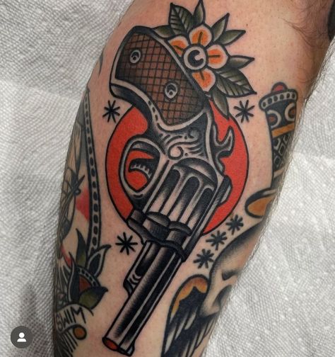 Traditional Tattoo Arm, Traditional Tattoo Man, Traditional Tattoo Drawings, Old School Tattoos, Traditional Tattoo Flash Art, Cowboy Tattoos, Traditional Tattoo Inspiration, American Traditional Tattoo Ideas, Traditional Tattoo Ideas