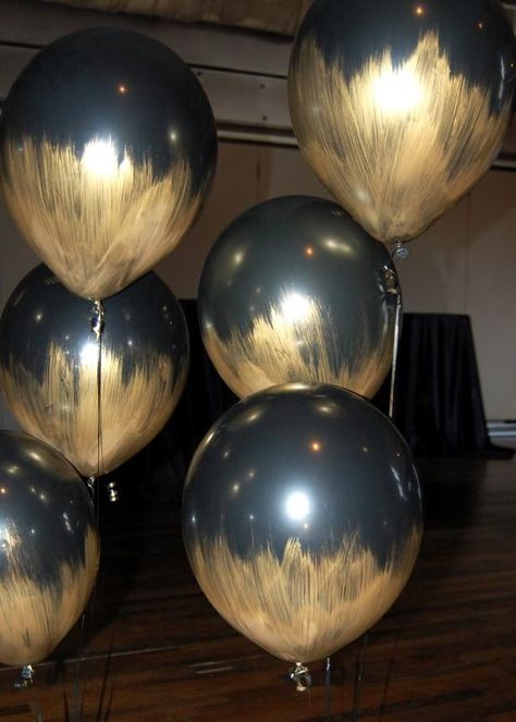 Trendy Party Decor, Idee Babyshower, Auction Ideas, Great Gatsby Party, Gatsby Party, Mardi Gras Party, Diy Network, Masquerade Party, Gold Balloons