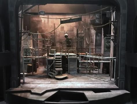 Hadestown Set Design, Sweeney Todd Set Design, Stage Set Design Ideas, Ragtime Musical, Sweeney Todd Musical, Set Theatre, Scenography Theatre, Theatre Set Design, Peter And The Starcatcher