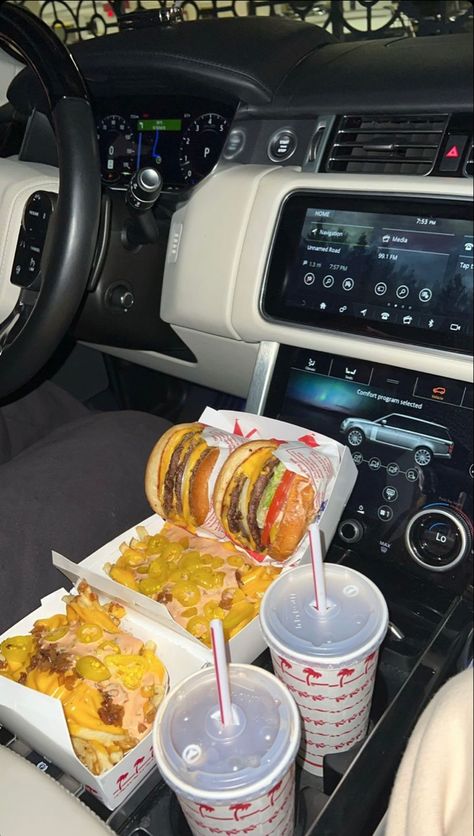 Car Food Snapchat, Food In Car Aesthetic, Food In Car, Movie Night Food, Car Food, Night Food, Food Places, Camping Food, In Car