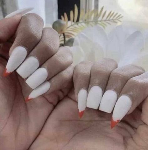 49 Fun Randoms to Spice up the Day - Funny Gallery Fang Nails, Vampire Nails, Bat Nails, Black Halloween Nails, Holloween Nails, Edge Of Tomorrow, Halloween Press On Nails, Cute Halloween Nails, Pumpkin Nails