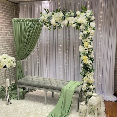 Radiance Events on Instagram: "Simple and elegant pinky decor 🌺 . . . . . . #weddingdecor #decorlovers #decorationideas #decoration #weddinglook #weddingplanner #radianceevents #eventplanner #plannerlife #weddingplanner #weddingsjunction #weddingphotography @weddings.junction @wedmegood" Very Simple Wedding Decor, Dua Khair Decoration At Home, Dua E Khair Decoracion, Simple Decoration For Engagement, Wedding Simple Decoration, Roka Ceremony Decoration, Simple Nikkah Decor At Home, Simple Event Decor, Roka Decor