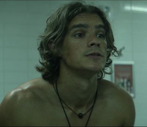 Benton Thwaites, Brenton Thwaites Icons, Brenton Thwaites Gods Of Egypt, Brenton Thwaites Gif, Brenton Thwaites Long Hair, Brendon Thwaites Gif, Wattpad Fanfiction, Brenton Thwaites, Rat Boy