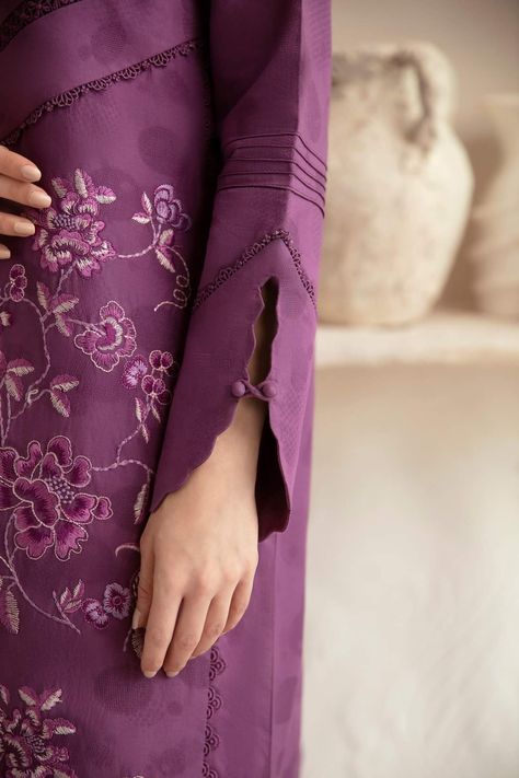 Kurta Designs Women Sleeves, Women Kurti Sleeves Design, Latest Pakistani Sleeves Design, Sleeves For Suits Indian, Pakistani Kurta Sleeves Design, Dress Sleeves Design Indian, Indian Suit Sleeves Design, Slives Designs For Kurti New Latest, Sleeves Style For Kurti