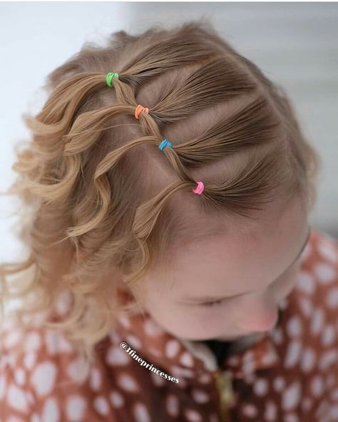 Picture Day Hair For Preschool, Preschool Curly Hairstyles, School Picture Day Hairstyles Short Hair, One Bow Hairstyles Toddler, Toddler Easter Hairstyles, Fine Toddler Hair Hairstyles, Easy Easter Hairstyles For Kids, Hairstyles For Preschoolers, 1st Grade Hairstyles