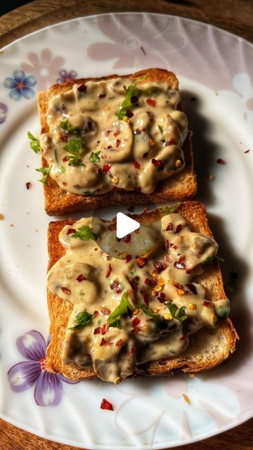 Mushroom Recipes Sandwich, Mushroom Toast Recipe, Mushroom Bread Recipe, Mushroom On Toast, Mushroom Sandwich Recipes, Breaded Mushrooms, Mushroom Sandwich, Oregano Salt, Mushroom Toast