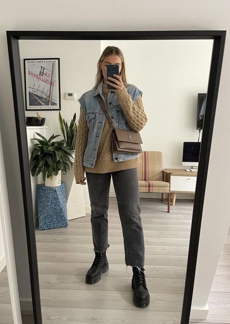 Denim Vest Outfit 2023, Oversized Denim Vest Outfit Fall, Jean Vest Outfits Winter, Denim Vest Outfit Winter, Oversized Denim Vest Outfit, Jean Vest Outfits Fall, Vest Outfits Winter, Fall Vest Outfits, Jean Vest Outfits