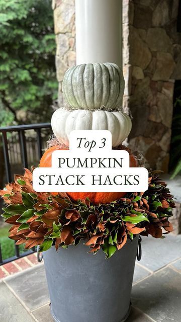 Outdoor Fake Flower Pot Ideas, Pumpkins In Pots, Stacked Pumpkins Porch, Stack Of Pumpkins, Large Garden Pots, Planter Arrangements, Pumpkin Stack, Outdoor Thanksgiving, Summer Planter