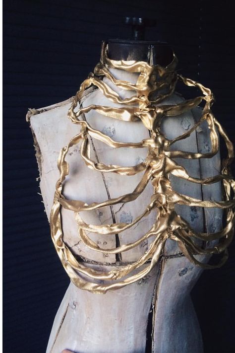 Skeleton Accessories Fashion, Skeleton Jewelry Aesthetic, Ribcage Accessory, Gold Ribcage Corset, Skeleton Ribcage Corset, Metallic Aesthetic Outfit, Hot Glue Ribcage Corset, Diy Ribcage Corset, Ribcage Corset Diy