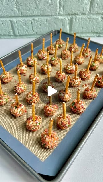 Sophie Knauer | Dangthatssweet on Instagram: "Instead of making one big cheese ball, then having to wait in line to use the knife and spread it onto your cracker, try making these mini cheese balls instead! Everyone loves a cheese ball at parties, and these cheese ball bites on pretzel sticks mean you won’t have to share! 😉 

Comment the word “bacon” below to get the full recipe sent to your DM’s, or visit my website, dangthatssweet.com!" Cheese Chips Recipe, Mini Cheese Balls, Cheese Ball Bites, Appetizer Board, Christmas Tips, Cheese Chips, Christmas Recipes Appetizers, Dips And Appetizers, Pretzel Sticks