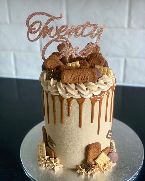 Biscoff Drip Cake, Biscoff Birthday Cake, Lotus Biscoff Cake, Biscoff Butter, Biscoff Cake, Cake Inside, 21st Cake, Biscoff Spread, Birthday Cakes For Teens