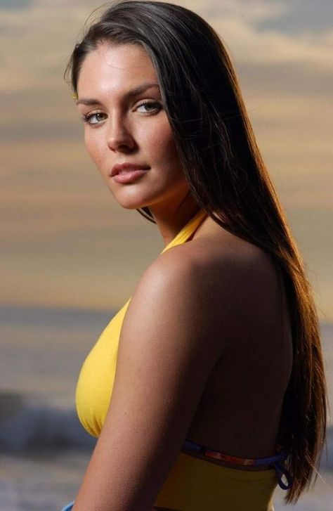 Taylor Cole Sabrina Nellie, Taylor Cole, Interesting Pictures, Virtual Fashion, White Hot, Open Your Eyes, Perfect Hair, Brunettes, Pretty Face