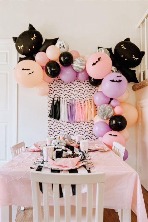 Pink Pastel Halloween Party, Cute Spooky Birthday Party, Pink Halloween Birthday Party Decor, Pink And Purple Halloween Party, Pastel Halloween Birthday Party, Pink Halloween Baby Shower Ideas, October First Birthday, Halloween Theme Birthday Party, Girly Halloween Party