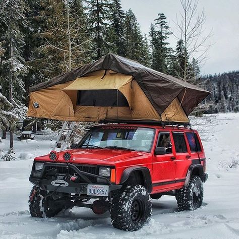 Jeep Xj Camping, Jeep Cheeroke, Hunting Vehicles, Built Jeep, Camping Photos, Jeep Xj Mods, Jeep Gear, Overland Gear, Camping Photo