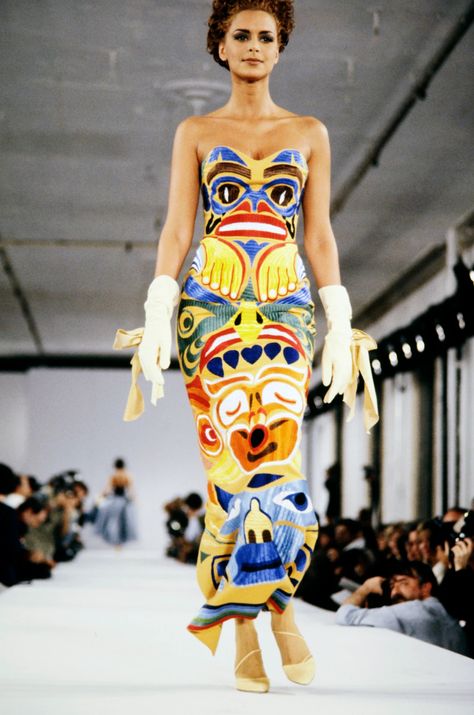 Cultural Appreciation, 90s Runway, 90s Runway Fashion, Cultural Appropriation, 80s And 90s Fashion, Totem Pole, Couture Runway, Isaac Mizrahi, Runway Show