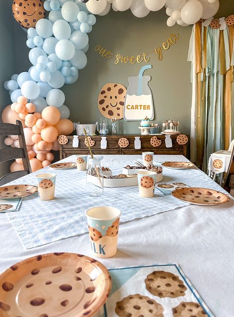 Milk And Cookies 1st Birthday Cake, Milk And Cookies Balloon Arch, Cookies And Milk Baby Shower Ideas, Mouse A Cookie Birthday Party, Simple 1st Birthday Ideas, First Birthday Cookie Theme, First Bday Party Ideas Boy, Cookie Themed First Birthday, One Tough Cookie Birthday