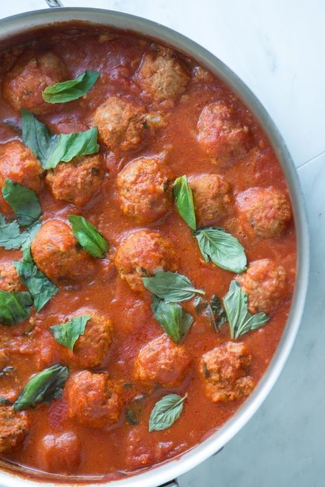 Light Tomato Sauce, Easy Turkey Meatballs, Tomato Bruschetta Recipe, Turkey Meatballs Recipe, Ground Turkey Meatballs, Lime Rice Recipes, Turkey Meatball, Turkey Meatball Recipe, Chicken Breast Recipes Baked