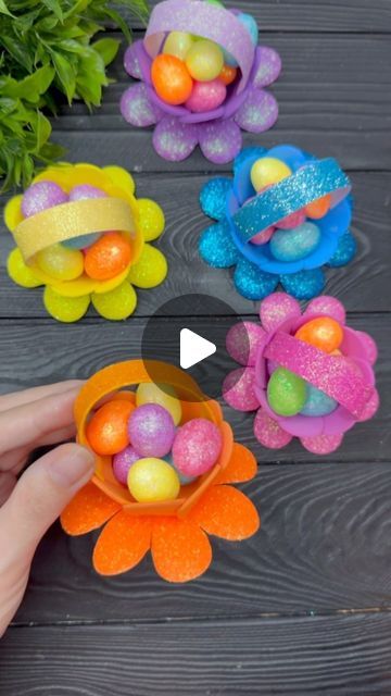 Diy Easter Basket Ideas Handmade, Easter Basket Craft Ideas, Easter Basket Craft, Easy Easter Decor, Diy Easter Basket, Mini Easter Basket, Easter Basket Crafts, Easy Easter Decorations, Basket Crafts