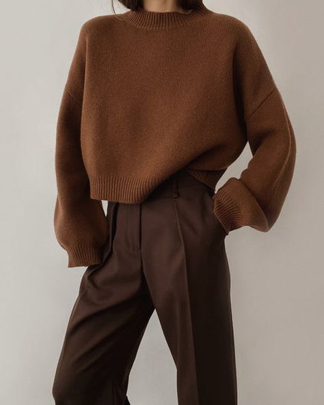 ASTRID Autumn Brown Brown Pants Outfit, Dark Brown Pants, Winter Capsule Wardrobe, Brown Outfit, Looks Style, Office Fashion, Office Outfits, Fall Winter Outfits, Outfits Casuales