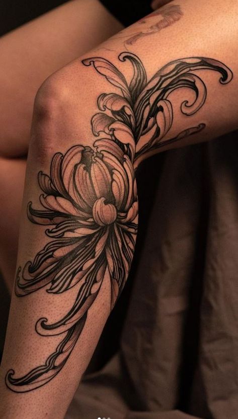 Chrysanthemum Tattoo Blackwork, Full Shin Tattoo, Chrysanthemum Tattoo Leg Sleeve, Tattoo Ideas Flower Sleeve, Mismatched Tattoo Styles, Creative Hip Tattoos, Side Thigh Flower Tattoo, Sternal Tattoos For Women, Dark Tattoo Sleeves For Women