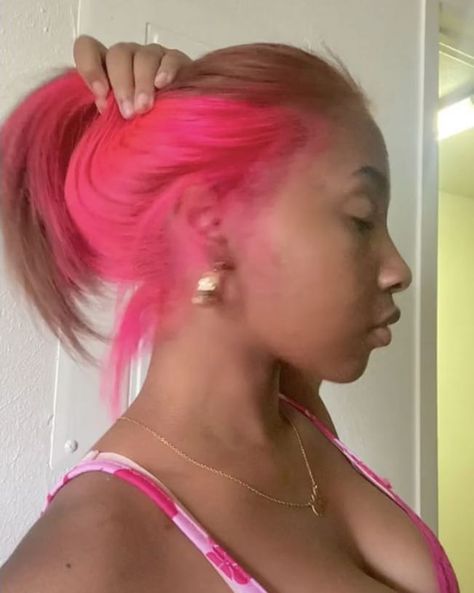 cybery2k on Instagram: “Unpopular opinions? 💗” Brown And Pink Hair, Peekaboo Hair Colors, Hair Color Pictures, Skunk Stripe, Pink Hair Dye, Natural Hair Bun Styles, Peekaboo Hair, Cute Hair Colors, Creative Hair Color