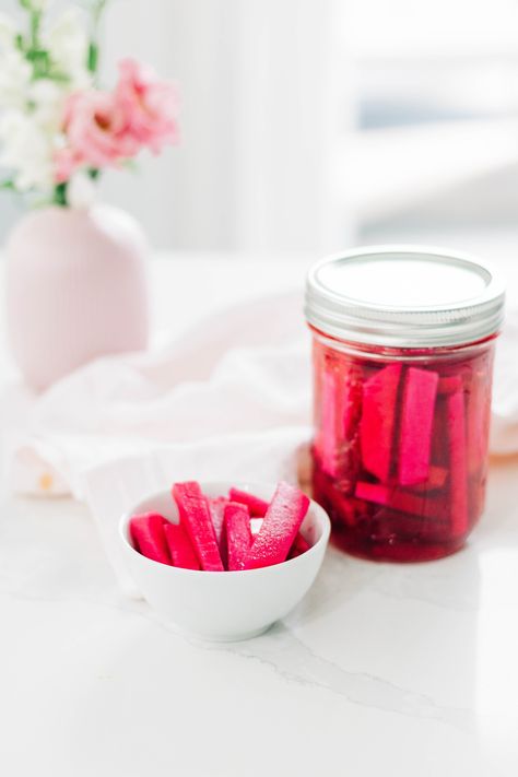 Pink Pickled Turnips: Vegetarian Souvlaki #souvlaki #canning #bernardin #pickles #easyrecipes Vegetarian Souvlaki, Pickled Turnips, Canning Ideas, Turnips, Pickled Veggies, Mediterranean Dishes, 30 Minute Meals, Looks Yummy, Spring Recipes